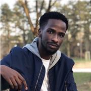 Étudiant en école de commerce, j'enseigne l'anglais aux niveau du débutant à l'intermédiaire